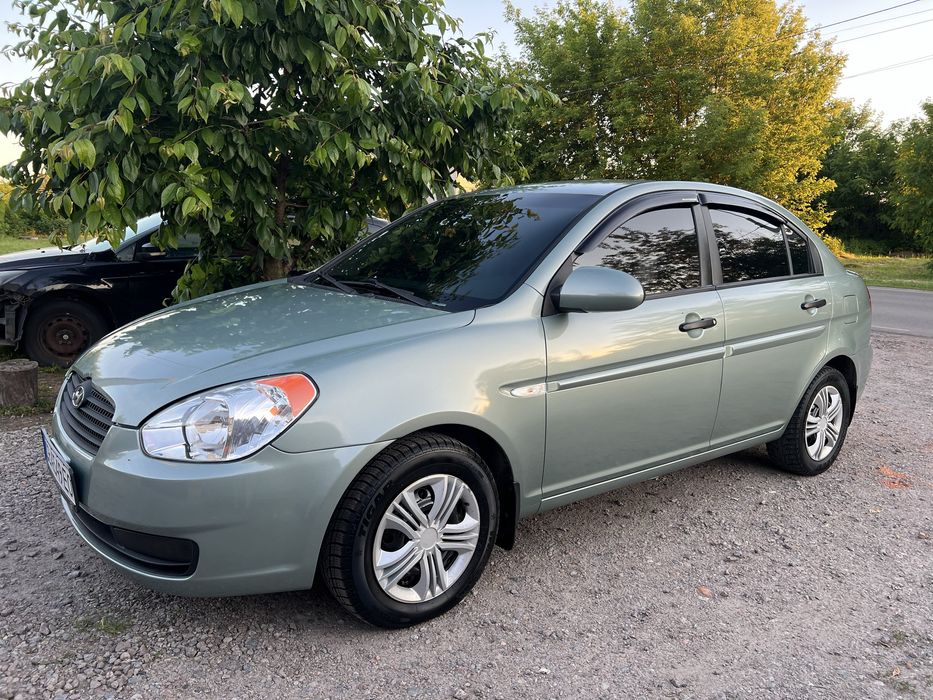 HYUNDAI       Accent
