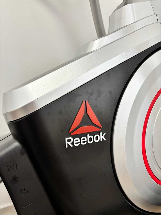 Reebok SL8.0 – Elíptica Premium / Cross Trainer Profissional