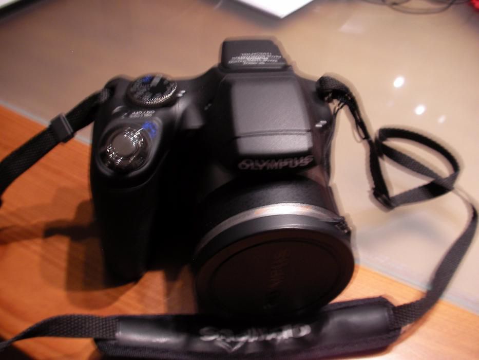 Máquina fotográfica digital Olympus SP590UZ