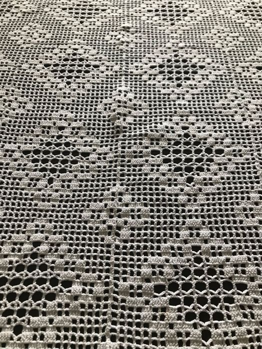 Toalha / colcha de renda antiga