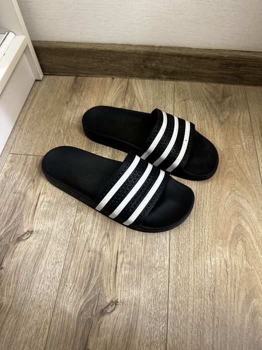 Тапочки Adidas чорні