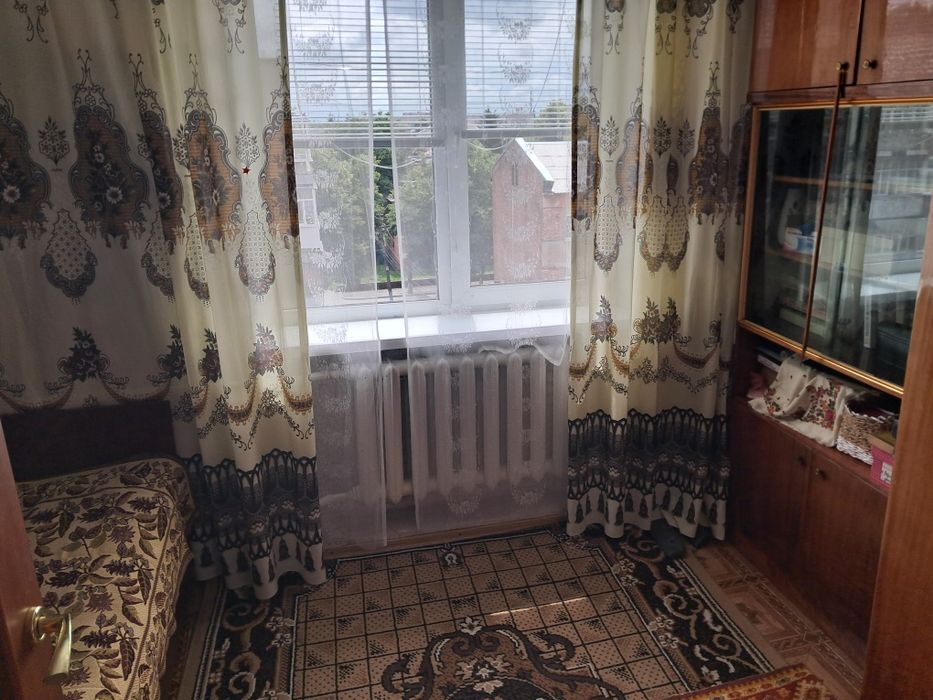 Продам 3 кімн. квартиру з індивід. опален. у центрі міста !