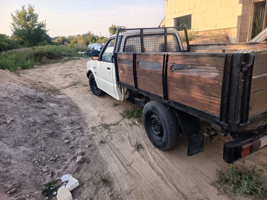 Mazda B2200 de 1993, mais fiável que o preço do gasóleo