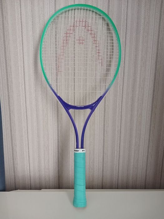 Продам юніорську тенісну ракетку HEAD