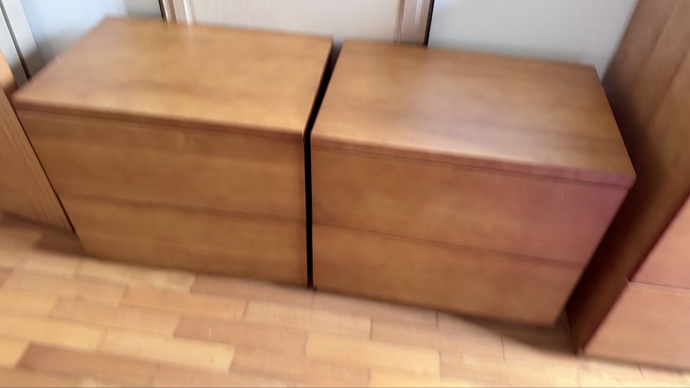 Comoda + 2 mesas de cabeceira