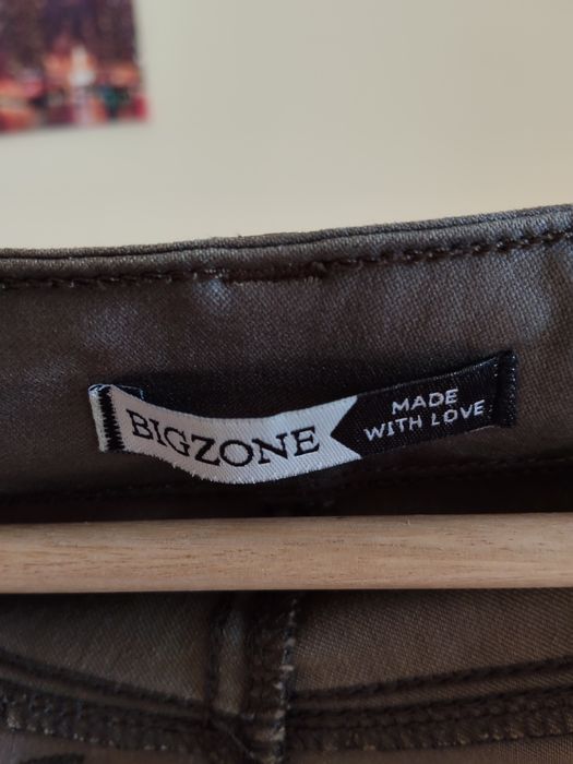 Calças em bom estado