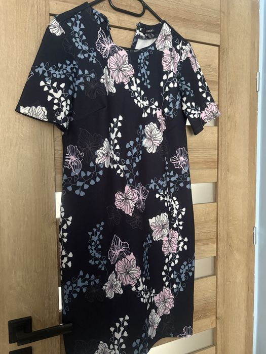 Sukienka biurowa elegancka ołówkowa rozm S