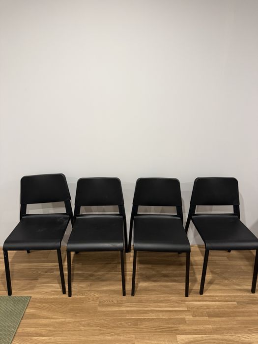 Mesa redonda + 4 cadeiras
