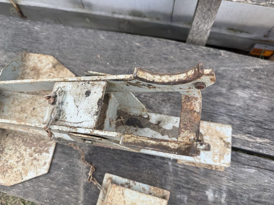 Lewarek podnośnik stojak serwisowy Fortschritt E930, E931 org DDR wysyłka