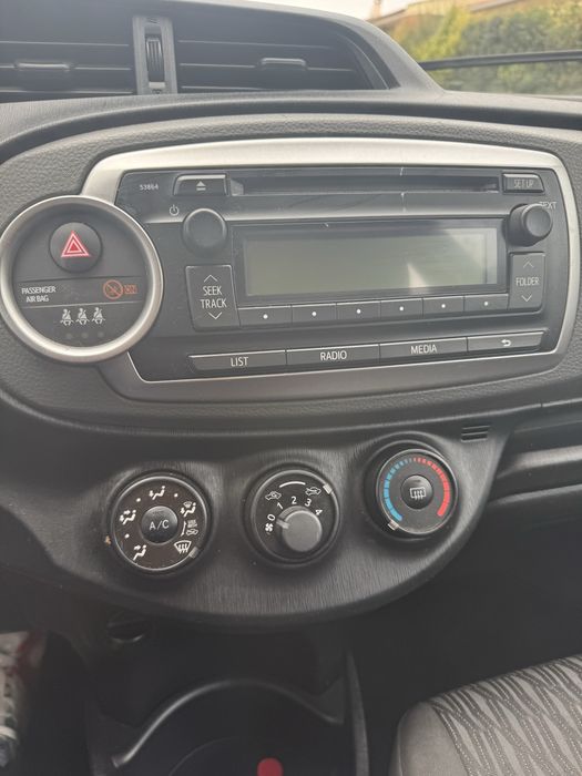 Toyota Yaris 1.0 VVT-i Confort (2012)