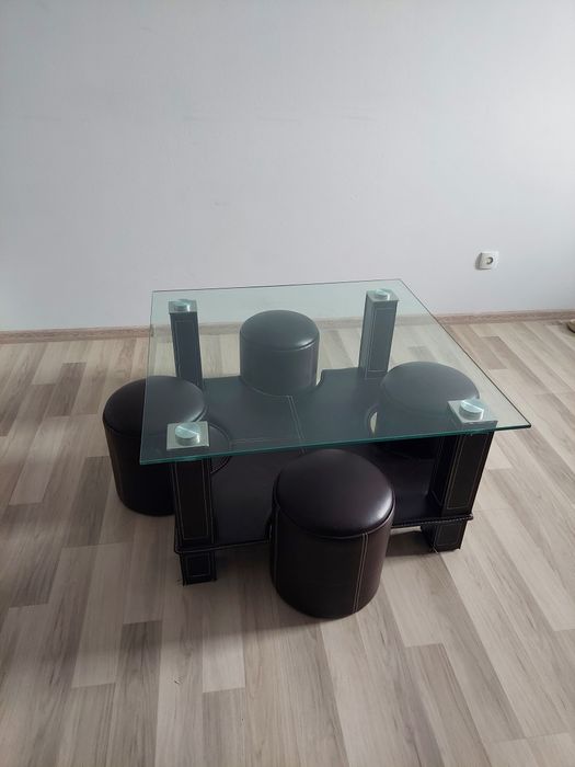 Zestaw wypoczynkowy megan ciemny brąz stół szklany z pufami