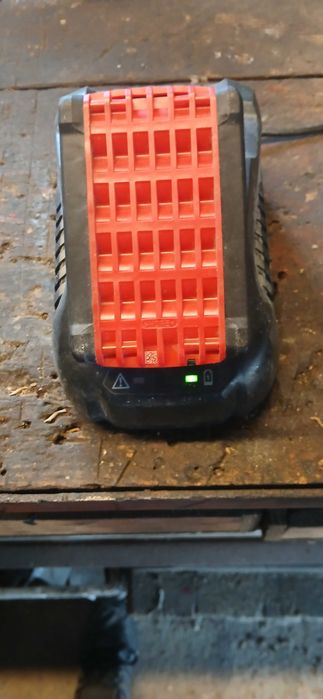 Ładowarka makita bosch