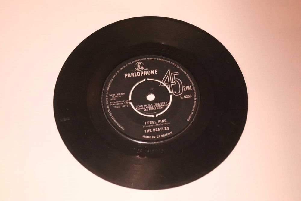 Vinil The Beatles - She's a woman / I Feel fine (1964)