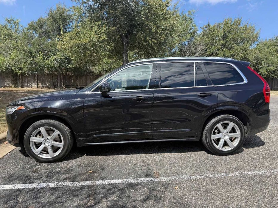 Volvo XC90 B5      2022