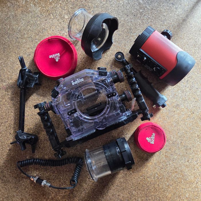 Kit Fotografia Subaquática 35mm - Minolta 7xi + Caixa e Flash Ikelite