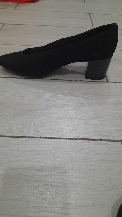 Продам туфли замшевые