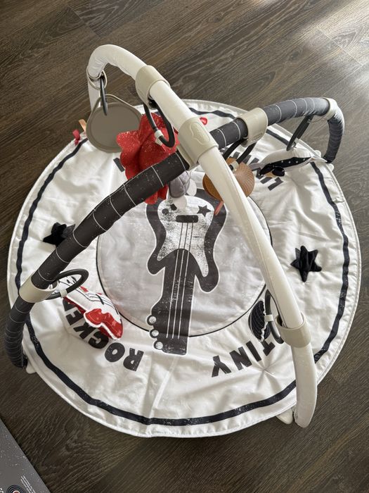 Унікальний ексклюзивний килимок від tiny love Rock n roll