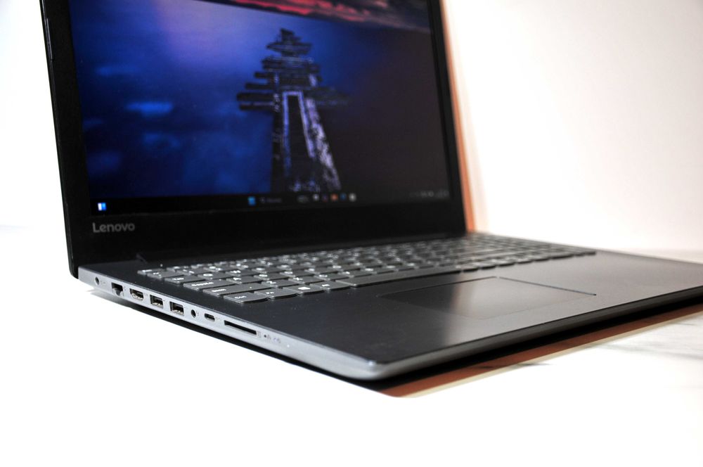 Szybki Laptop Lenovo 15" Intel Core  SSD