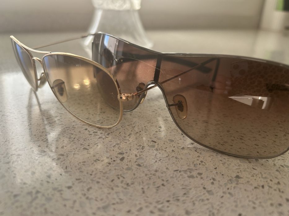 Vendo dois pares de óculos de sol Ray-Ban usados