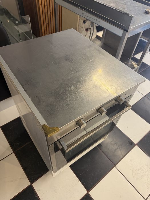 Fogão ventilado STENABY com prateleira de arrumos