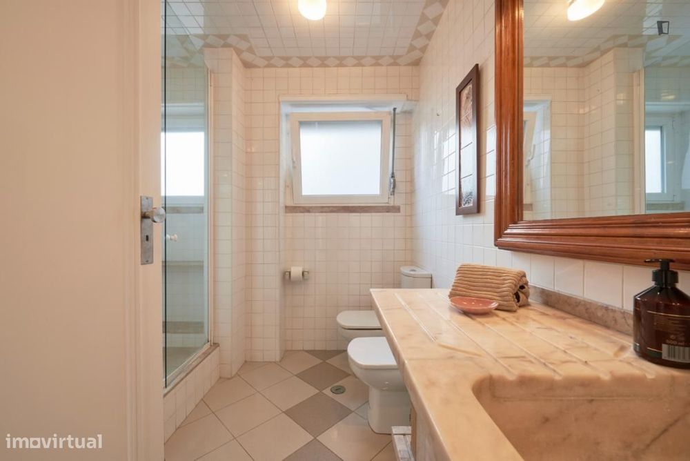 Quarto - localizado em Arroios Lisbon