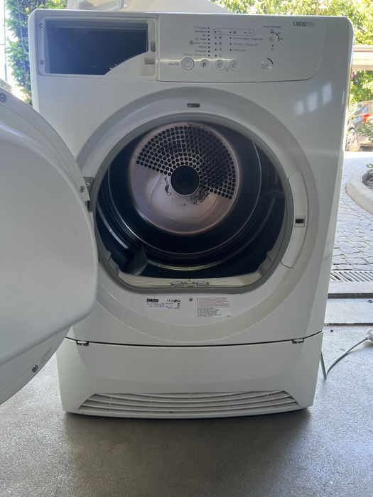 Máquina de secar roupa Zanussi