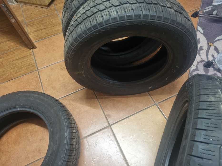 Opony zimowe 215x65 R16 C