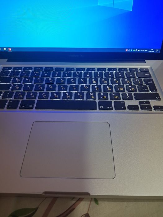 Macbook pro 15 i5/8/500/GT330M 2 часа батарея windows 10 для работы