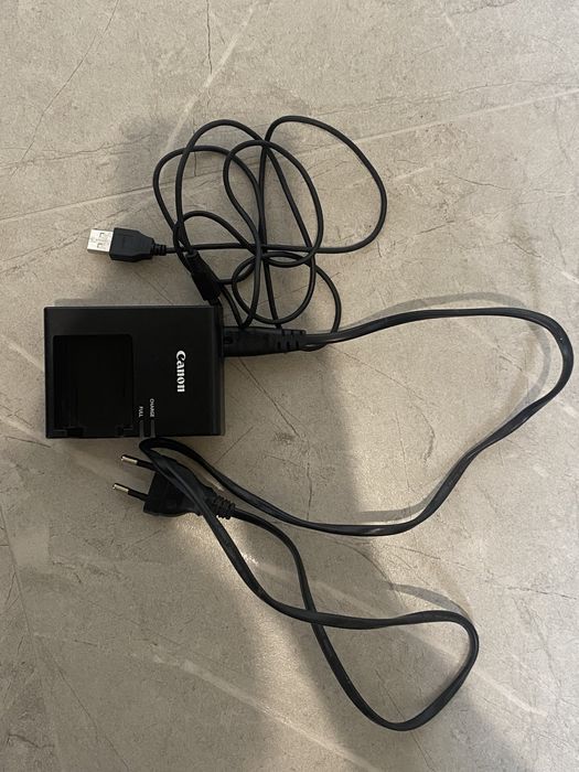 Камера Canon EOS 1100D