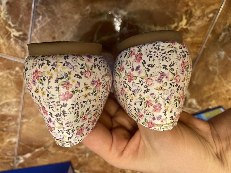 Нові балетки білі, натуральна шкіра