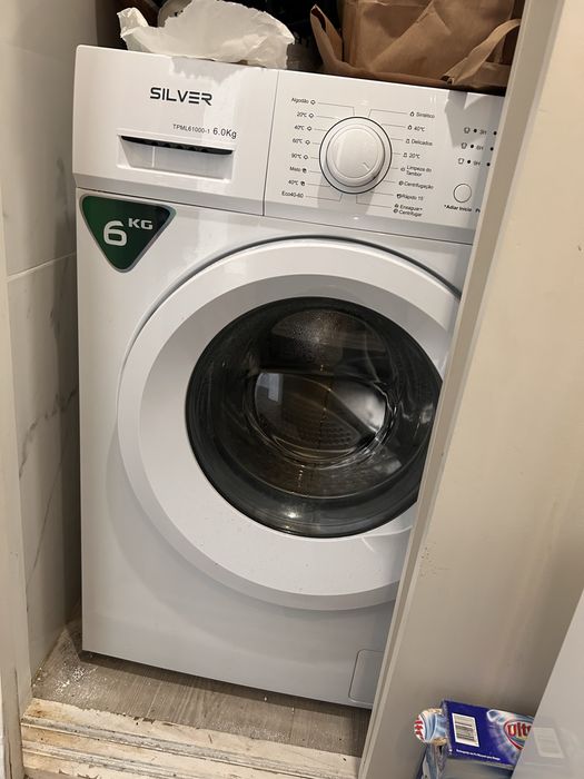 Vendo a minha maquina de lavar com 3 semanas de uso