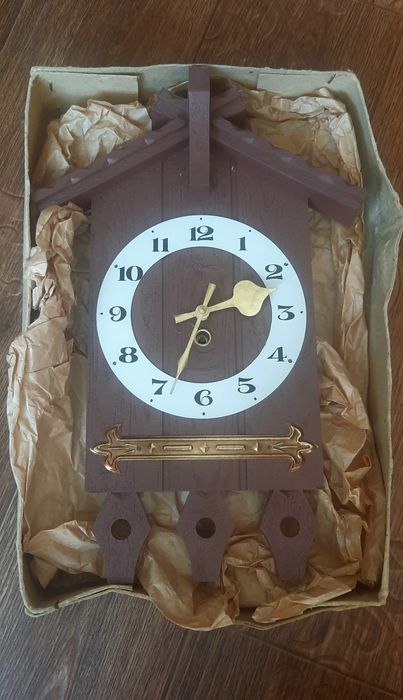 Новые часы настенные 