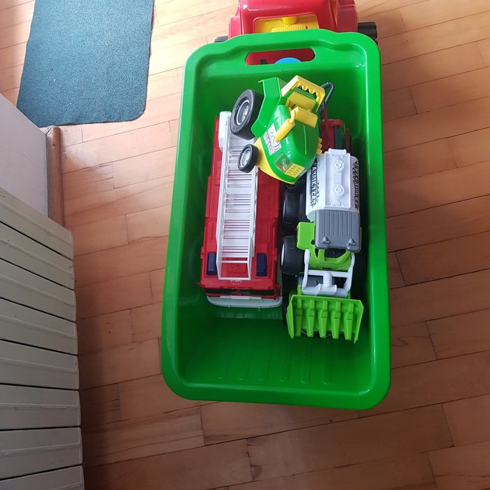 Duży samochód wywrotka