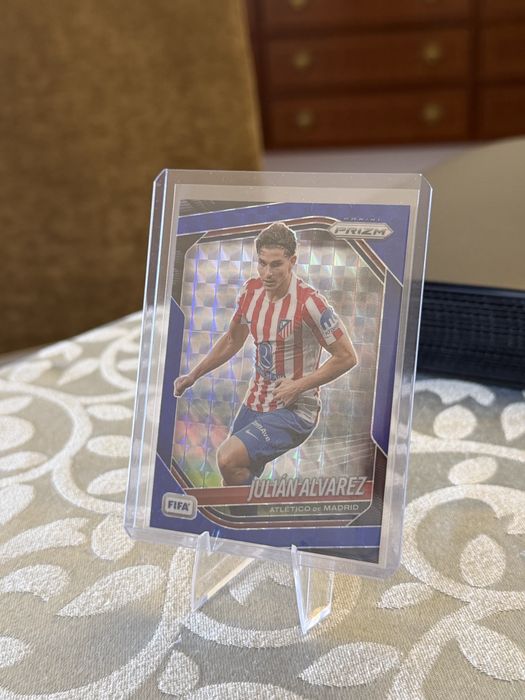 Julián Álvarez Blue Prizm /209 #1 | Panini Prizm FIFA 2025/26 | Atlético Madrid