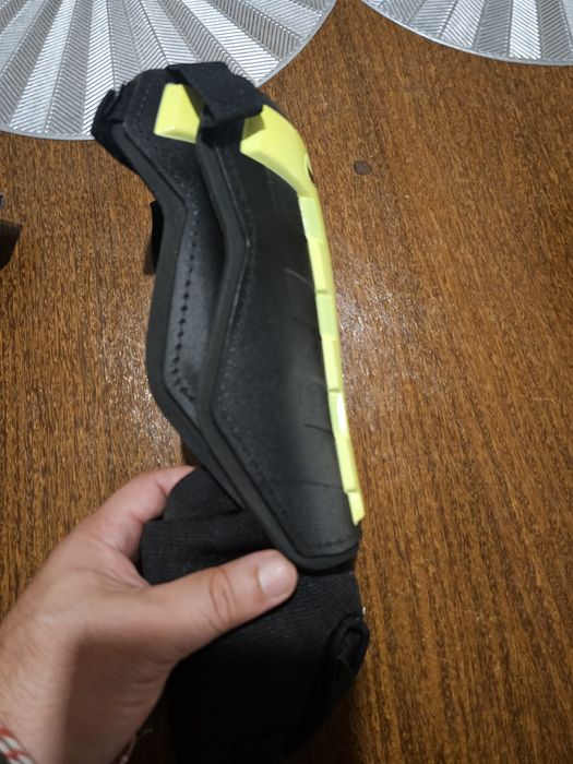 Proteção ao gêmeos ou caneleira Nike