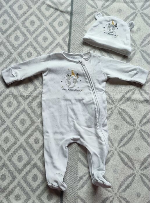 piżamka, śpiochy, pajacyk NEXT + czapeczka