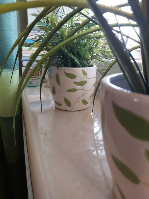 donica ceramiczna IKEA zielone listki fi 13 cm
