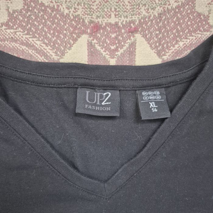 Футболка чорна, розмір XL.