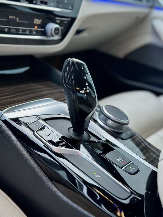 Срочно  BMW G30 2019