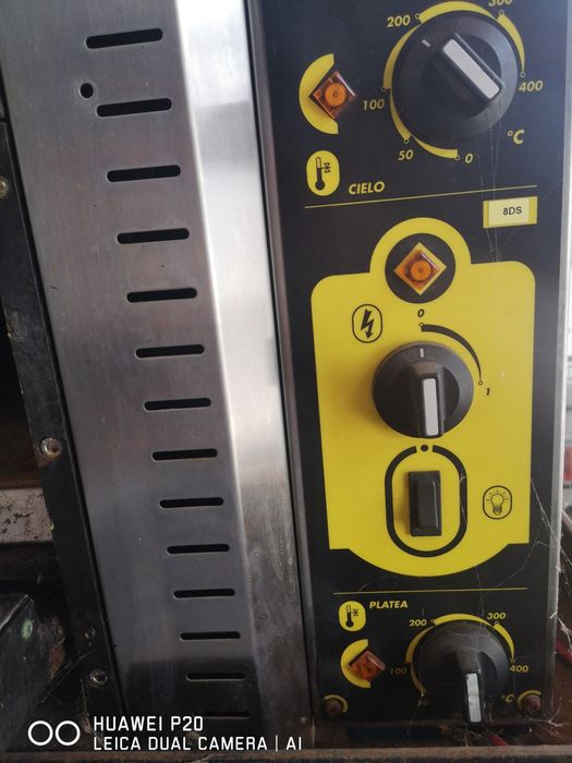 Forno de Pizza Elétrico Profissional Trifásico (2 Pisos - 8 Pizzas)