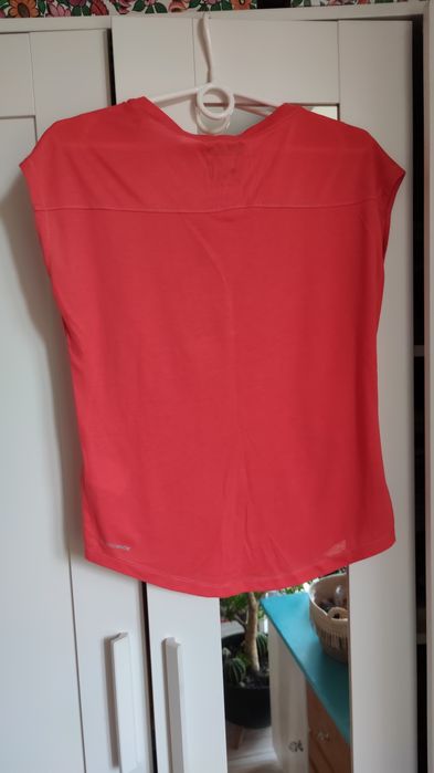 Malinowa koszulka T-shirt Reebok, rozmiar S