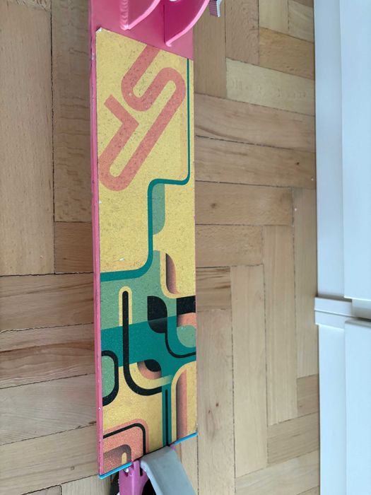 Hulajnoga dziecięca Spokey różowo biała - wysokość kierownika 60 - 80 cm