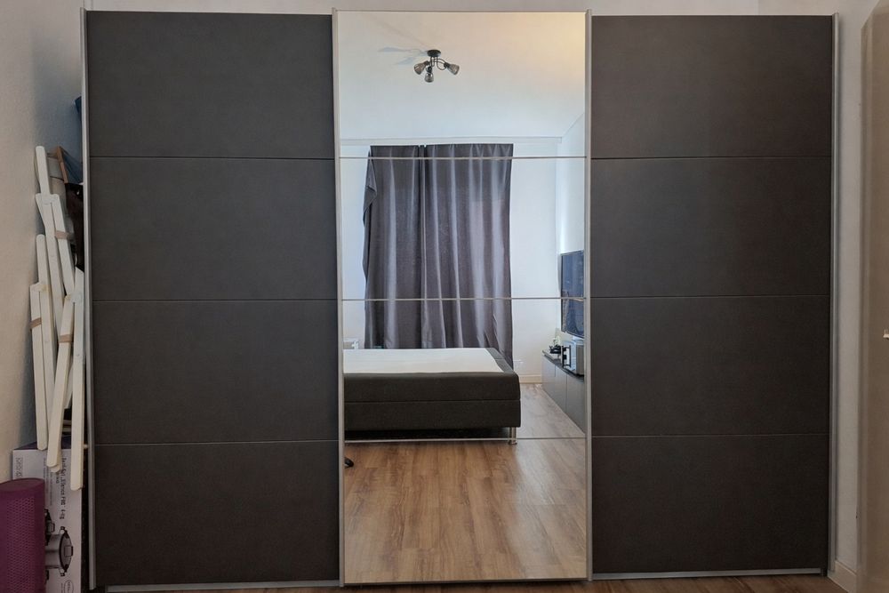 Duża Szafa przesuwna z lustrem. Dowóz / wysyłka.