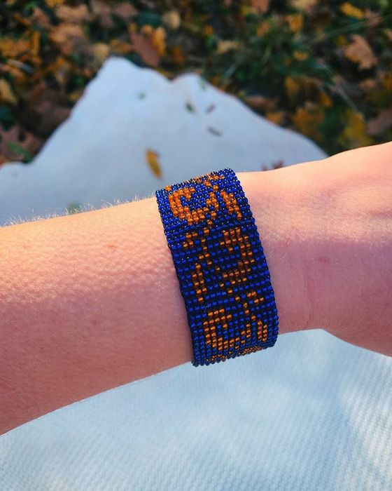 Браслет з бісеру ручної роботи