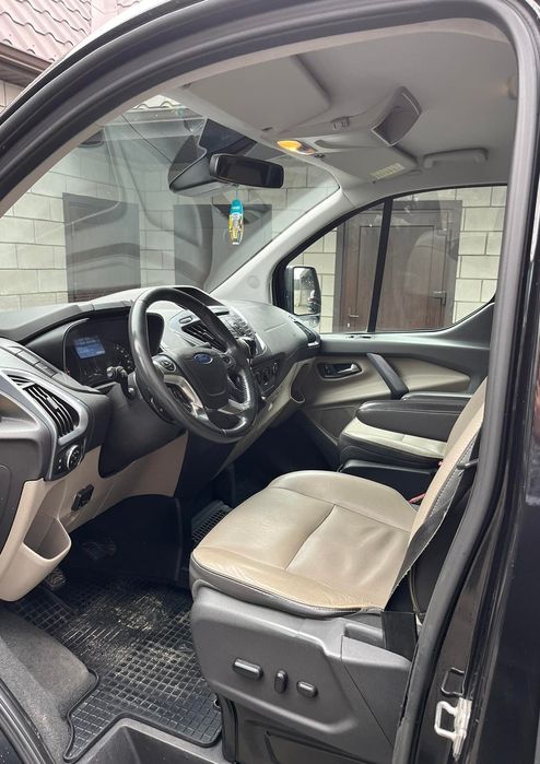 Автомобіль   Ford transit custom