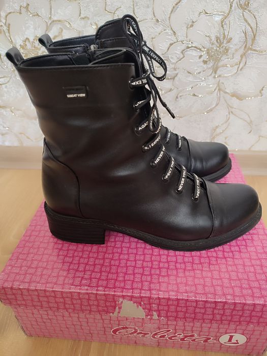 Ботинки жіночі шкіряні