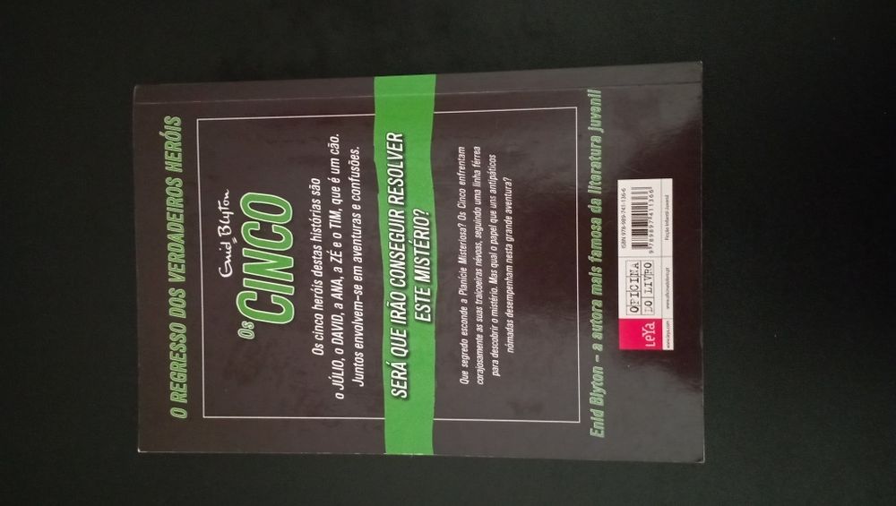 Livro "Os cinco na planície misteriosa" de Enid Blyton