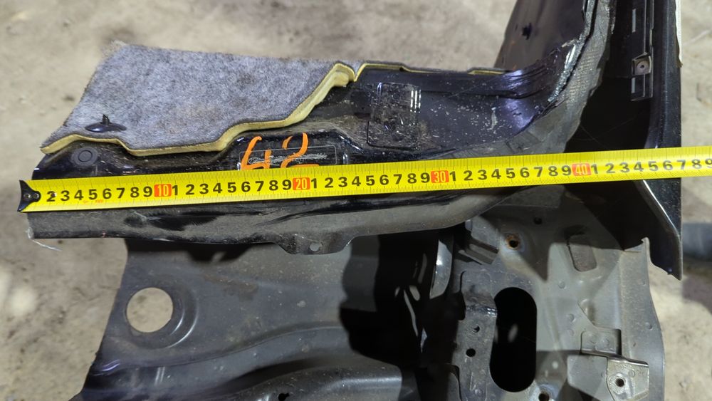 Чверть передня ліва для Hyundai Santa Fe 2017-2019