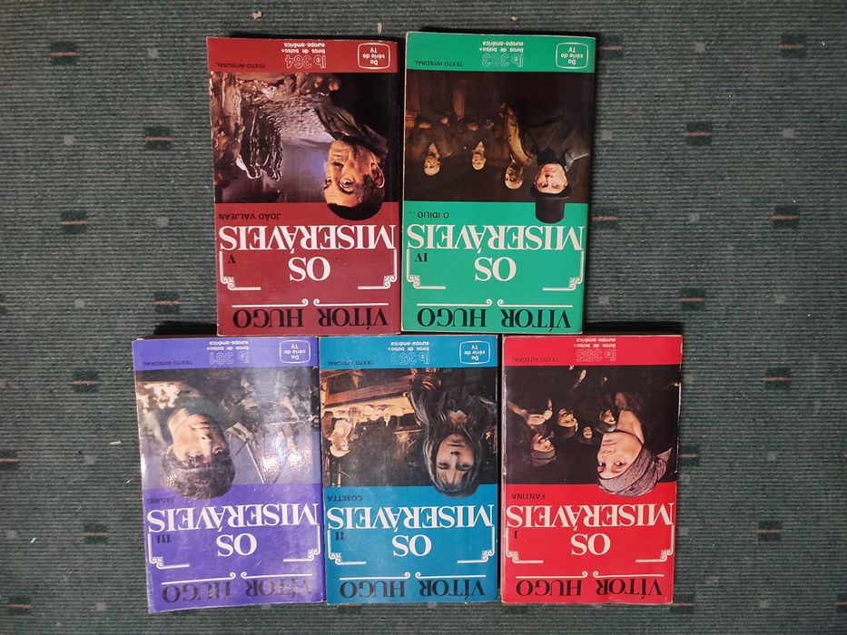 Os Miseráveis - Vitor Hugo - 5 Volumes