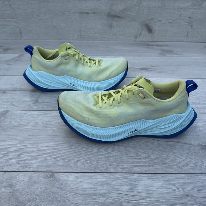 Кросівки Asics Superblast Peach Whisper Green 1013A127 46 р 29 см